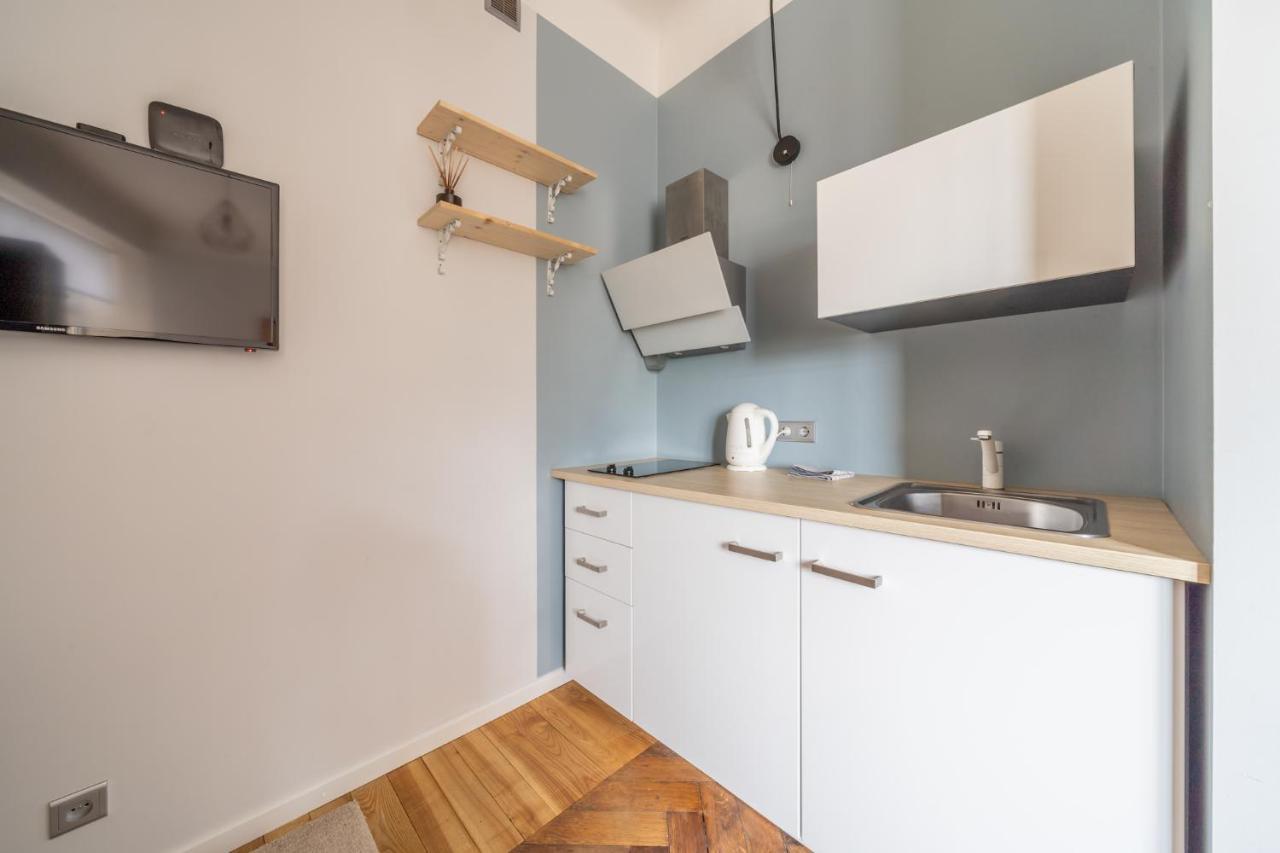 Baltic Design Apartments With Free Parking And Self Check In Riga Esterno foto