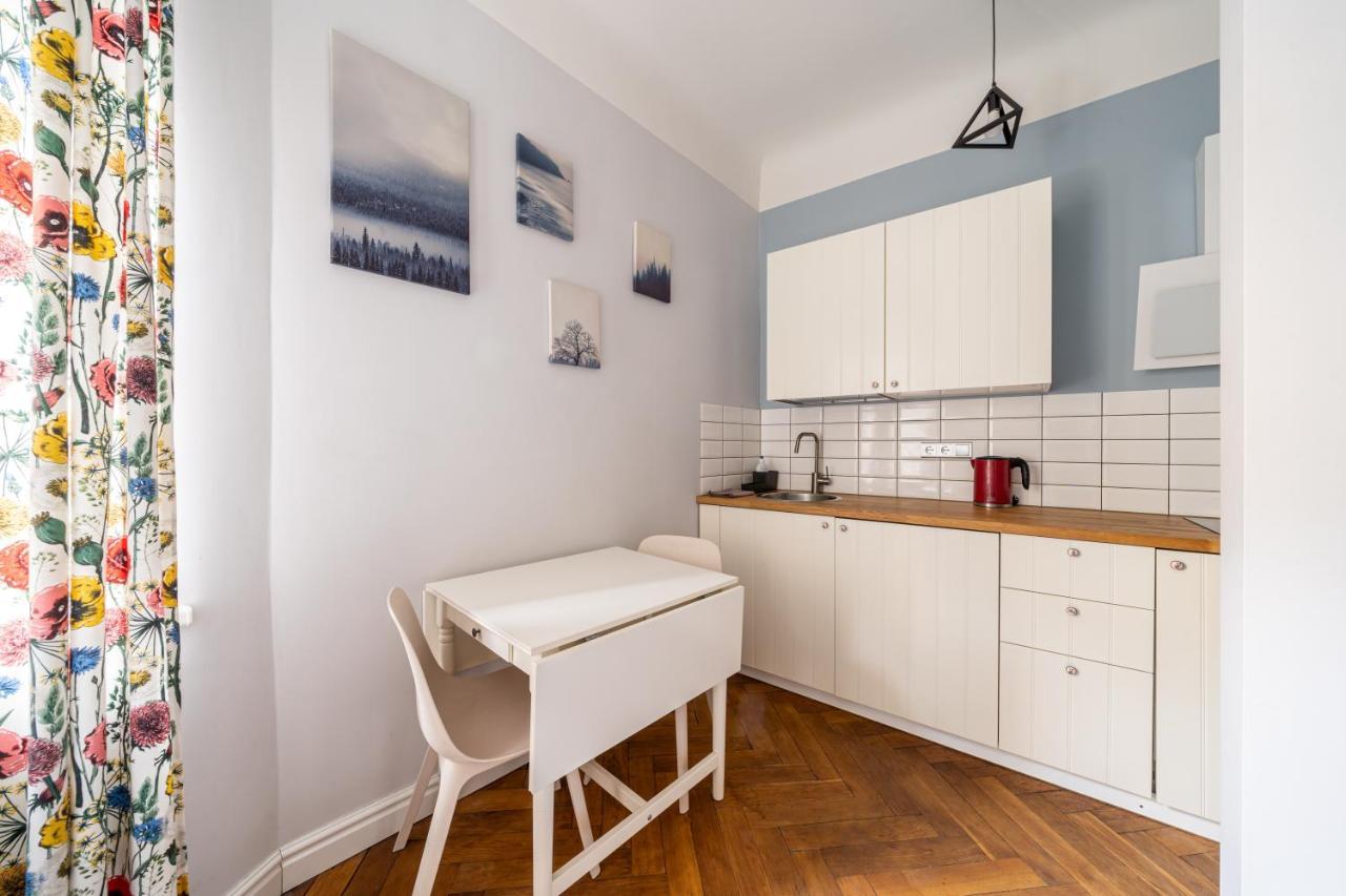 Baltic Design Apartments With Free Parking And Self Check In Riga Esterno foto